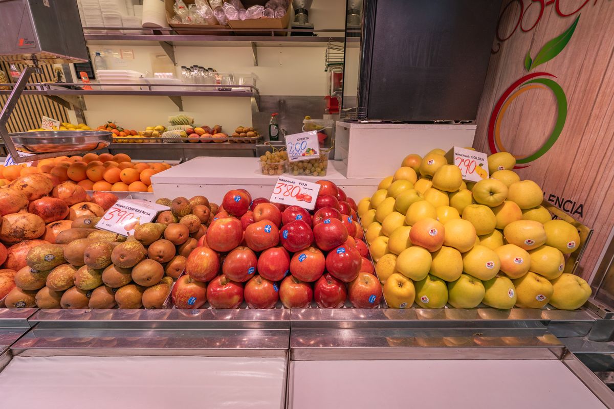 Kleurrijk fruit op een Spaanse markt